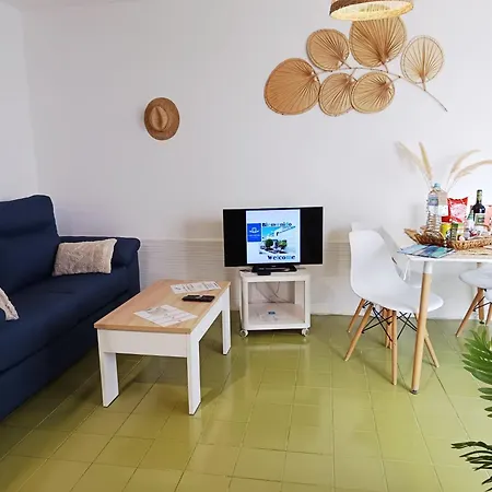 Air-conditioned Flat Casa Freesia * カレタ・デ・フステ